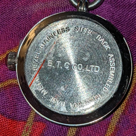 ❤️ Sewing Machine Watch Keychain - Picture 3 of 6